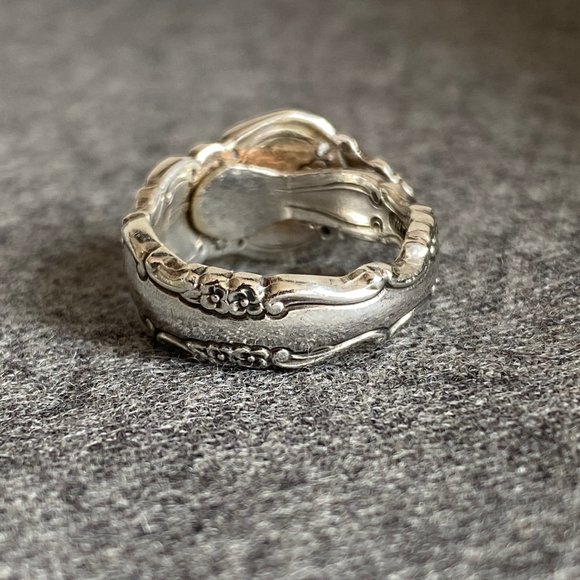International Deep Silver Spoon Style Ring - Picture 3 of 4